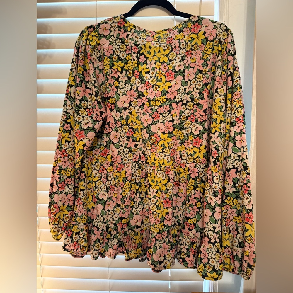 New look curve Floral V-Neck Peplum Blouse - Pink & Yellow - Picture 3 of 3